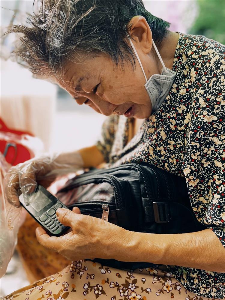 Giá xăng tăng cao kỷ lục và gánh nặng bão giá đè lên vai lao động nghèo ở TP.HCM: Đã khổ, nay khổ thêm!-8