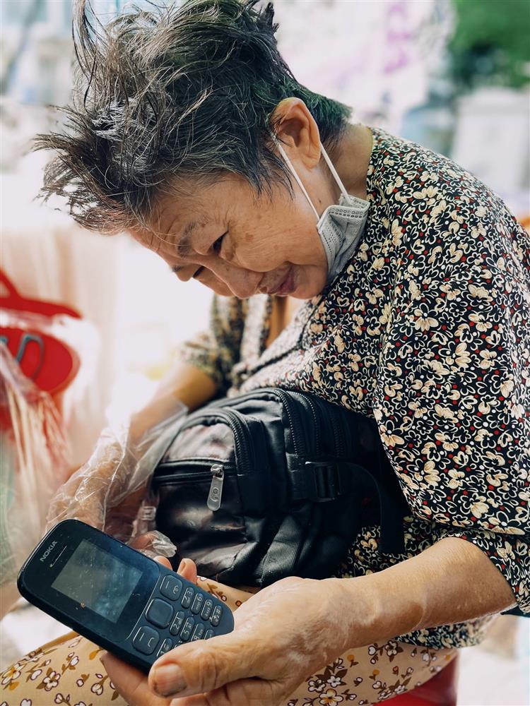 Giá xăng tăng cao kỷ lục và gánh nặng bão giá đè lên vai lao động nghèo ở TP.HCM: Đã khổ, nay khổ thêm!-9