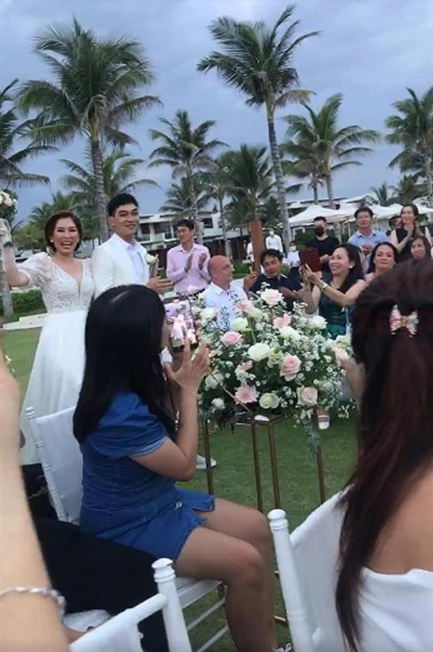 Diễn viên Khương Ngọc tổ chức đám cưới kín đáo, lần đầu hé lộ dung mạo bà xã-1