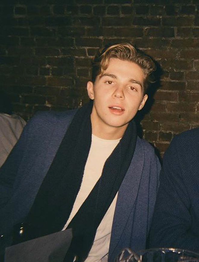 Cực phẩm hoàng tử Gen Z: Chàng hoàng tử của 2 quốc gia Hy Lạp - Đan Mạch, ông ngoại là tỷ phú Anh và ngoại hình chuẩn tài tử-7