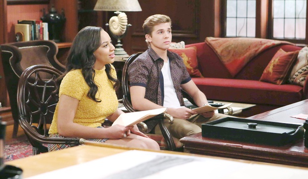 Cực phẩm hoàng tử Gen Z: Chàng hoàng tử của 2 quốc gia Hy Lạp - Đan Mạch, ông ngoại là tỷ phú Anh và ngoại hình chuẩn tài tử-8