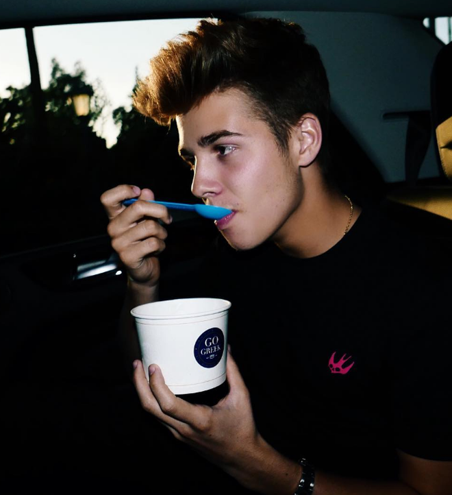 Cực phẩm hoàng tử Gen Z: Chàng hoàng tử của 2 quốc gia Hy Lạp - Đan Mạch, ông ngoại là tỷ phú Anh và ngoại hình chuẩn tài tử-14