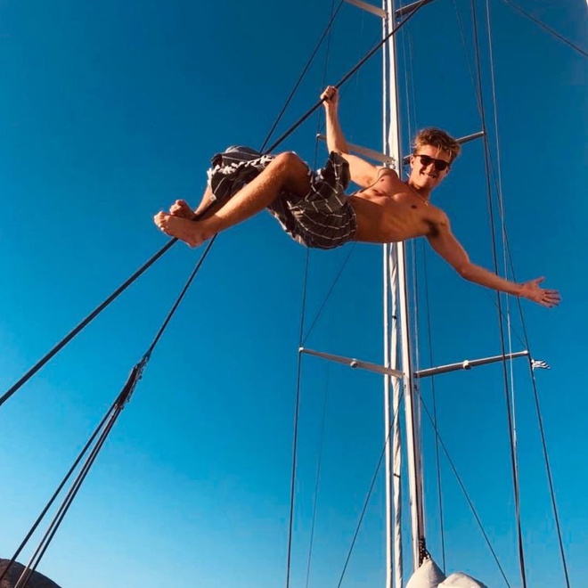 Cực phẩm hoàng tử Gen Z: Chàng hoàng tử của 2 quốc gia Hy Lạp - Đan Mạch, ông ngoại là tỷ phú Anh và ngoại hình chuẩn tài tử-16