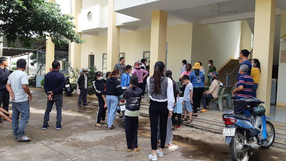 Vừa tìm thấy cháu bé 3 tuổi bị mẹ khai tử khi còn sống!-2