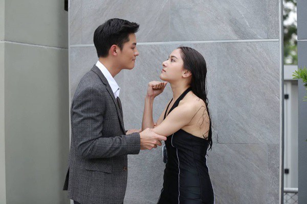 Chán bạn gái nghèo chỉ muốn thoát, về nhà em nhìn chiếc lọ hoa vỡ tôi hối hận đứt ruột-2