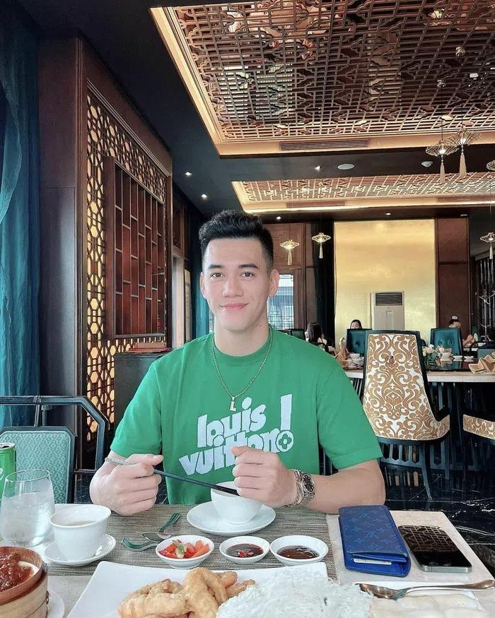 Tiến Linh toàn mặc đồ hiệu-4