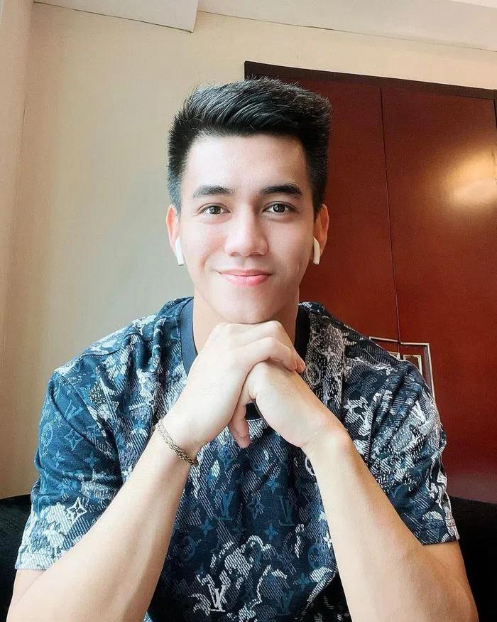 Tiến Linh toàn mặc đồ hiệu-7