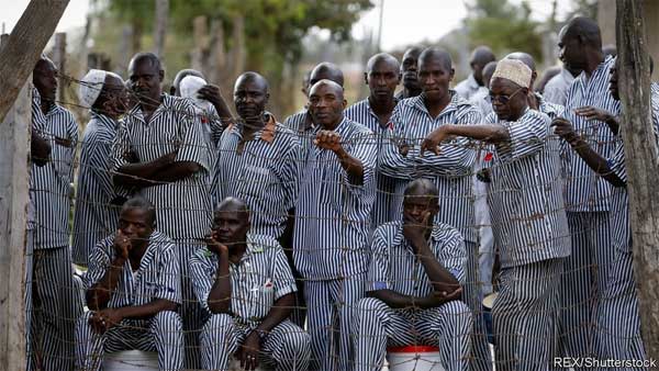 Chế độ sinh hoạt rùng rợn ở nhà tù Kamiti-5