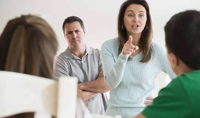 Cha mẹ càng thiếu hiểu biết càng thích gieo rắc 4 kiểu suy nghĩ này vào đầu con cái: Tương lai trẻ sẽ rất kém triển vọng-2