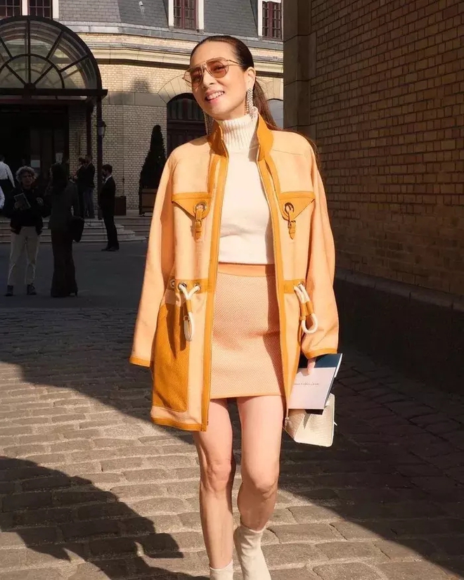 Trưởng đoàn bóng đá Thái Lan: Nữ đại gia mặc sang mọi lúc, trẻ tới độ không ai nghĩ U60-6