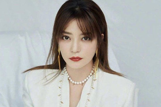 Triệu Vy sau một năm bị cấm sóng