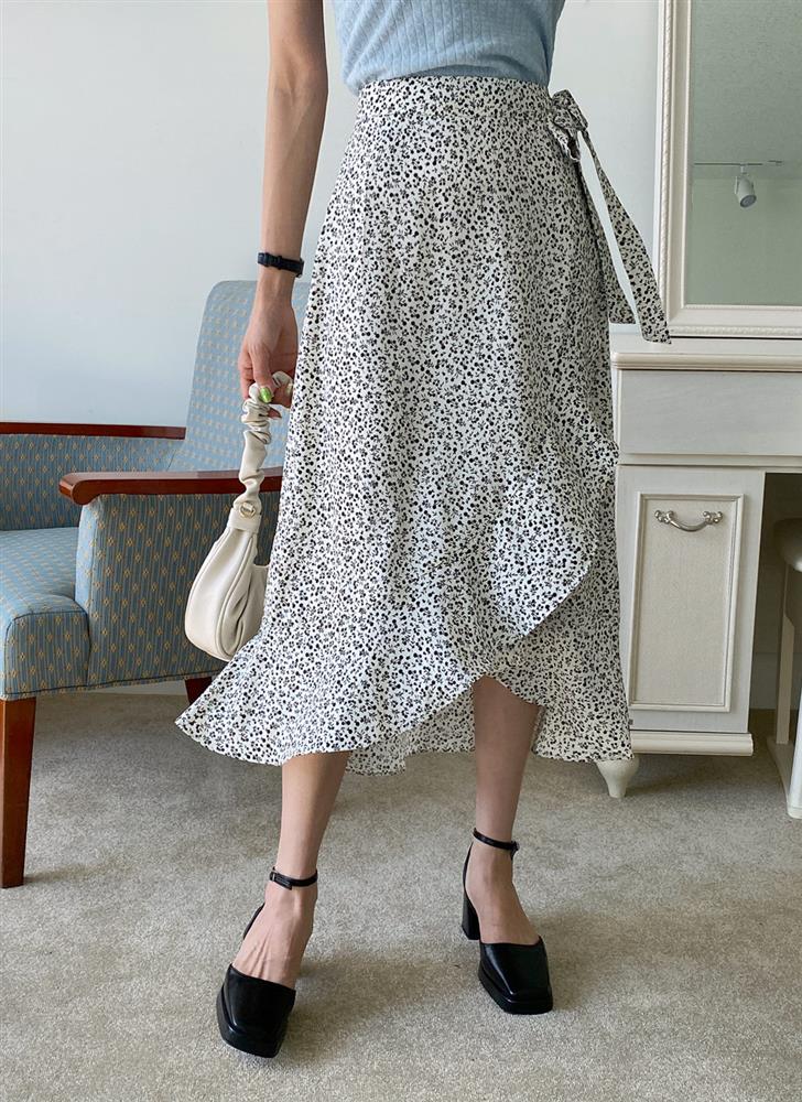 3 kiểu chân váy mặc lên là lộ hết eo thô bụng mỡ, còn khiến đôi chân như ngắn một mẩu-5