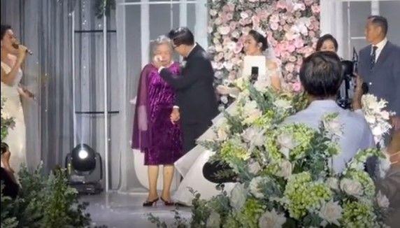 Lý do bố vắng, mẹ khóc trong đám cưới Vua cá Koi - Hà Thanh Xuân-4