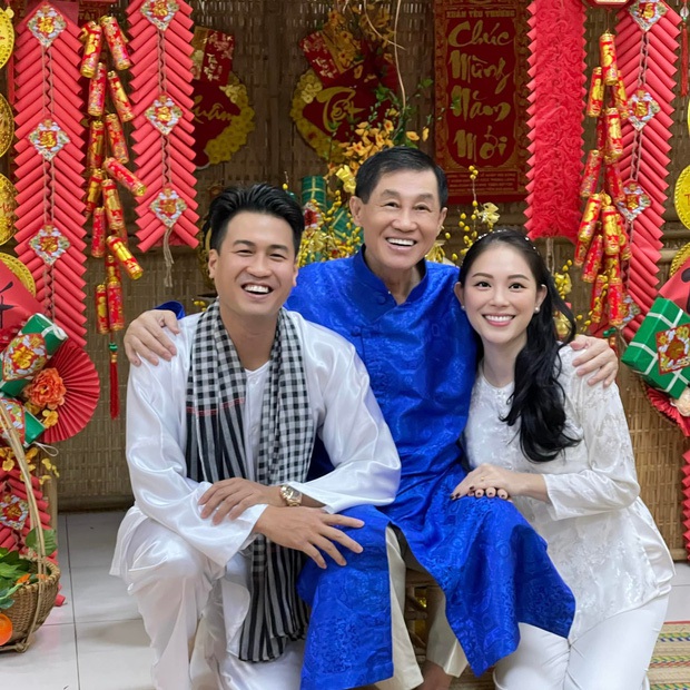 Cô gái sắp cưới con tỷ phú Johnathan Hạnh Nguyễn: Từng là mẫu ảnh ở Hà Nội, được trao vị trí cấp cao trong tập đoàn của vua hàng hiệu-9
