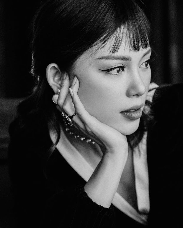 Cô gái sắp cưới con tỷ phú Johnathan Hạnh Nguyễn: Từng là mẫu ảnh ở Hà Nội, được trao vị trí cấp cao trong tập đoàn của vua hàng hiệu-1