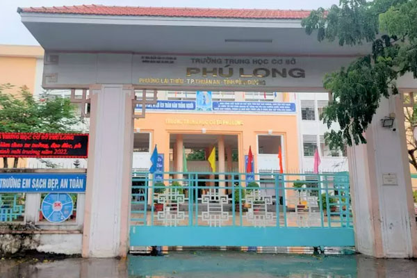 Phó hiệu trưởng bị tố sàm sỡ nữ sinh: Chỉ vô tình va trúng?-2