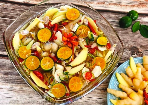 Bỏ túi 2 cách làm chân gà sả tắc chua cay, thấm vị, càng ăn càng nghiền-3