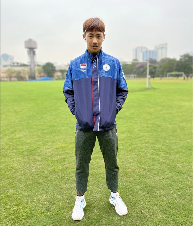 Nữ sinh 2k3 làm TNV SEA Games 31 bỗng được VĐV điển trai Thái Lan nhắn tin, đòi tặng quà và còn hẹn ngày gặp lại-2