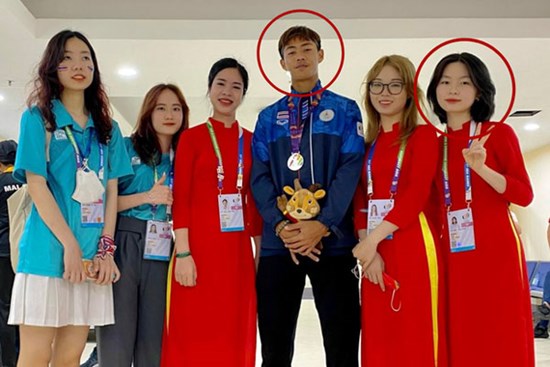 Nữ sinh 2k3 làm TNV SEA Games 31 bỗng được VĐV điển trai Thái Lan nhắn tin, đòi tặng quà và còn hẹn ngày gặp lại