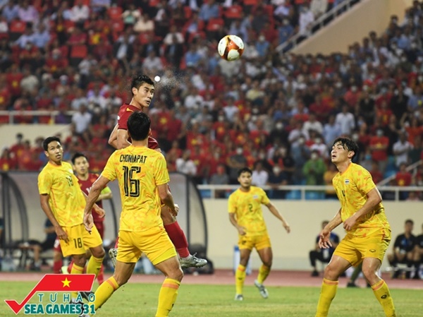 Về quê nhà thăm bố mẹ cầu thủ Nhâm Mạnh Dũng, cùng nghe kể về thời học giỏi của người hùng SEA Games 31-2