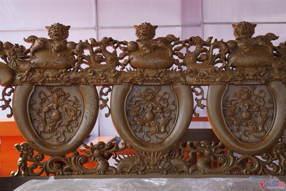 Những bộ bàn ghế gỗ nghìn năm tuổi giá tiền tỷ, đại gia mới dám tậu-7