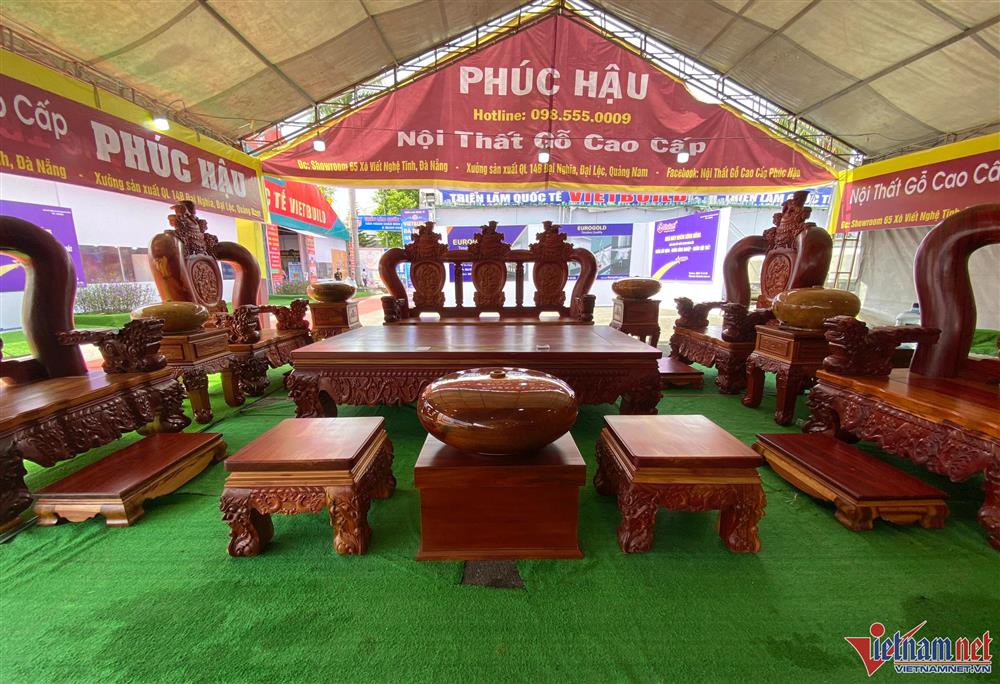 Những bộ bàn ghế gỗ nghìn năm tuổi giá tiền tỷ, đại gia mới dám tậu-11