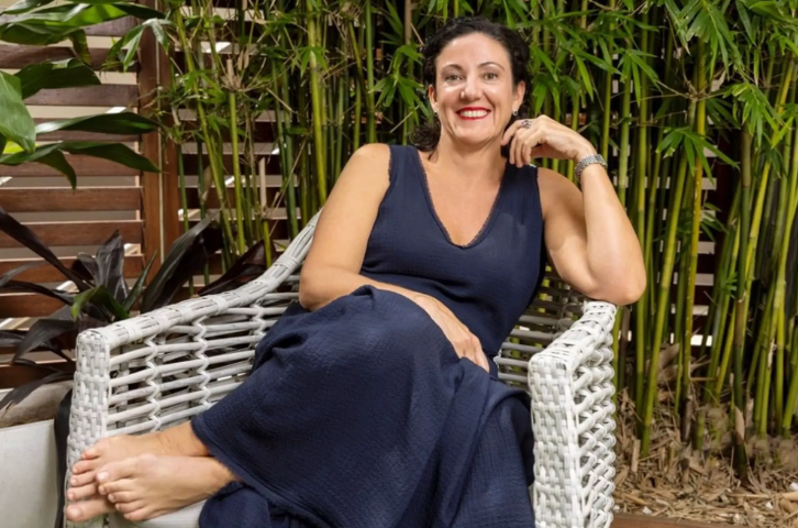 Từ bỏ cuộc hôn nhân hoàn hảo để đến với người đàn ông vừa gặp vài lần và cái kết-1