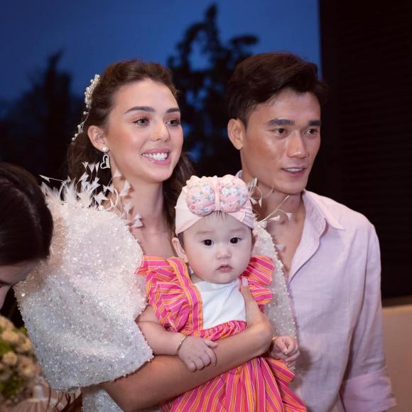 Thủ môn Bùi Tiến Dũng và vợ mới cưới vướng tin đồn mang bầu chưa xác nhận, bạn thân đã hé lộ giới tính?-3
