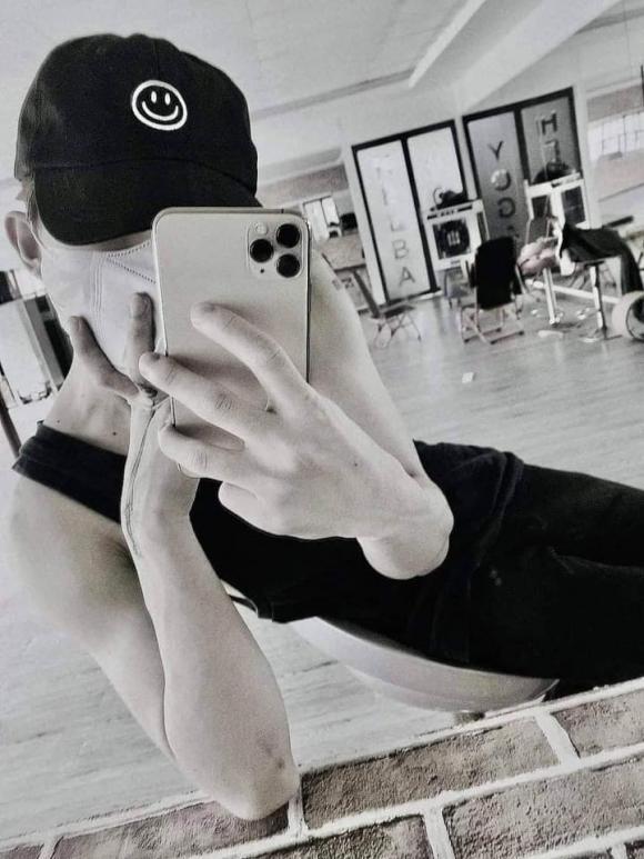 Jack bị chê body như lá lúa khi uốn éo trong phòng gym-3