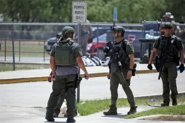 Mỹ công bố danh tính nghi phạm xả súng tại trường tiểu học làm 21 người thiệt mạng-1