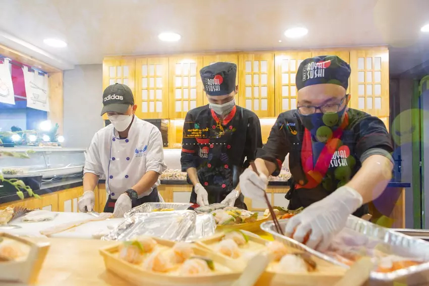 Cá hồi tăng giá kỷ lục, người dân ngại chi tiền mua-2