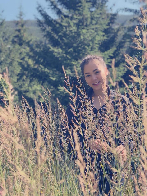 Nhan sắc sau 16 năm đóng Nhật ký vàng anh của Loan bà già: Trẻ đẹp ngỡ ngàng ở trời Tây-6