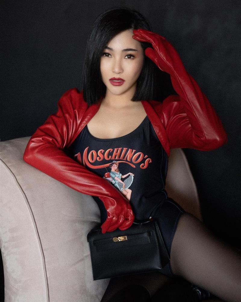 Hương Tràm lăng xê kiểu mặc đồ tắm ngoài quần short như siêu nhân-8