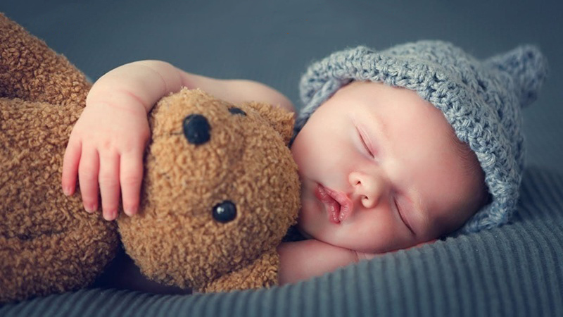 Có nên cho trẻ sơ sinh nằm nghiêng không và những lời khuyên hữu ích để trẻ có giấc ngủ an toàn-1