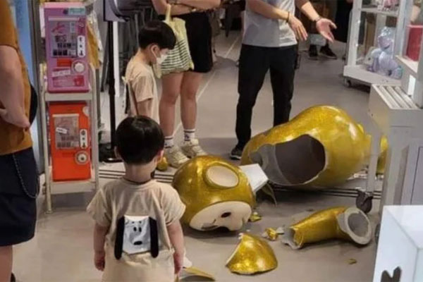 Mẹ bị coi thường ở cửa hàng Dior, con gái quay lại mua sắm trả đũa-3