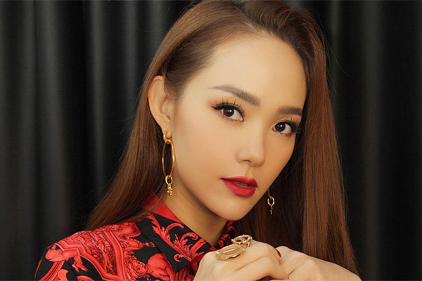 Bắt gặp Minh Hằng được ông xã tận tình chăm sóc, đưa đón trước ngày cử hành hôn lễ-6