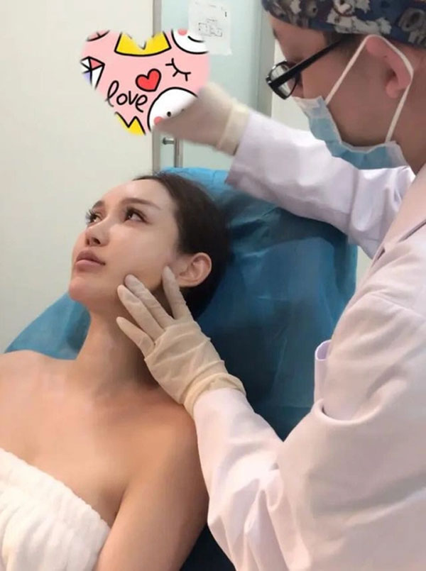 Người phụ nữ Trung Quốc đụng dao kéo 300 lần trong 19 năm-2