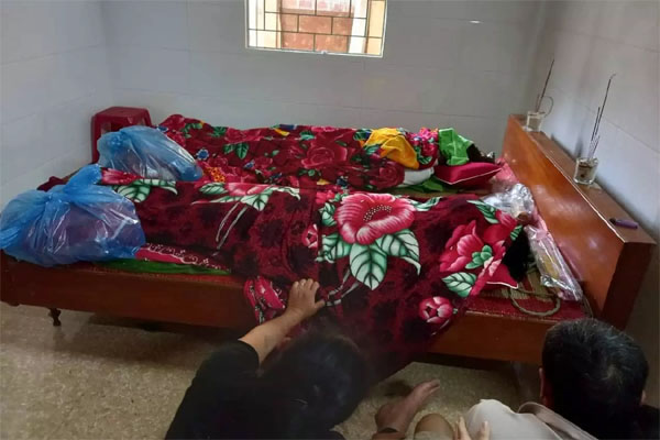 Xót xa 2 vợ chồng nghèo đuối nước để lại 6 đứa con-3