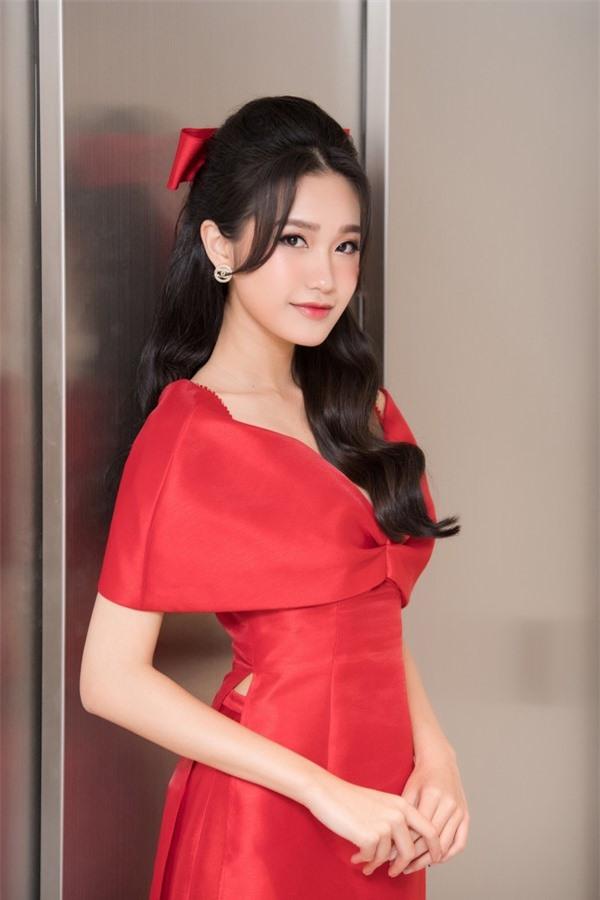 Doãn Hải My chuyển style quyến rũ sau khi hẹn hò Đoàn Văn Hậu-3