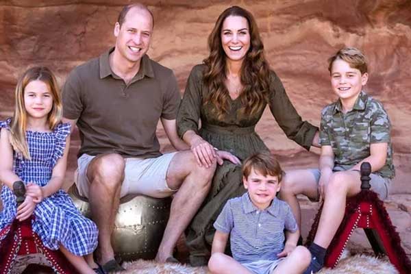 Công nương Kate xinh đẹp rạng ngời trong sự kiện bất chấp thời tiết xấu, nhà Meghan Markle đoàn tụ với Hoàng gia Anh-11