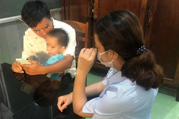 Xử phạt người mẹ khai tử con trai 3 tuổi khi đang còn sống-3