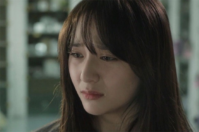 Chồng đi công tác, ở nhà một mình nhàm chán gửi video vào group bạn bè, nửa đêm trong bếp có tiếng động, tôi khóc-1