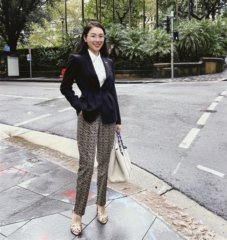 Giống Hà Tăng, Linh Rin sắp làm dâu hào môn nhưng chỉ giản dị diện lại đồ cũ-9