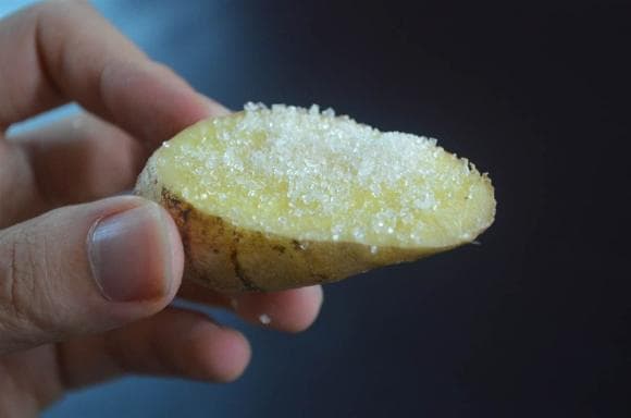 Gừng không được để trong tủ lạnh, mách bạn 3 mẹo nhỏ, sau nửa năm gừng vẫn tươi, không bị khô và không bị hôi!-4