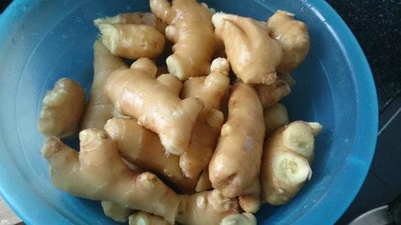 Gừng không được để trong tủ lạnh, mách bạn 3 mẹo nhỏ, sau nửa năm gừng vẫn tươi, không bị khô và không bị hôi!-8