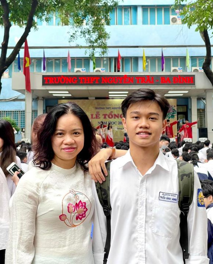 Con trai của cố nhạc sĩ Trần Lập: Mới tốt nghiệp cấp 3, đường nét khuôn mặt ngày càng giống bố-1