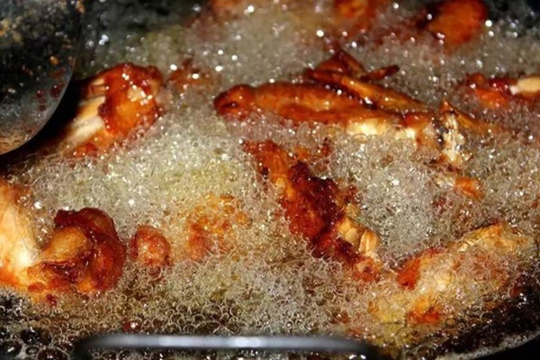 4 thói quen nấu nướng có thể dẫn đến nhiều căn bệnh ung thư mà hầu hết các gia đình đều mắc phải-3