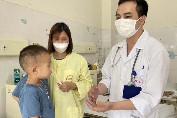 Dấu hiệu trẻ mắc tay chân miệng cần nhập viện-2