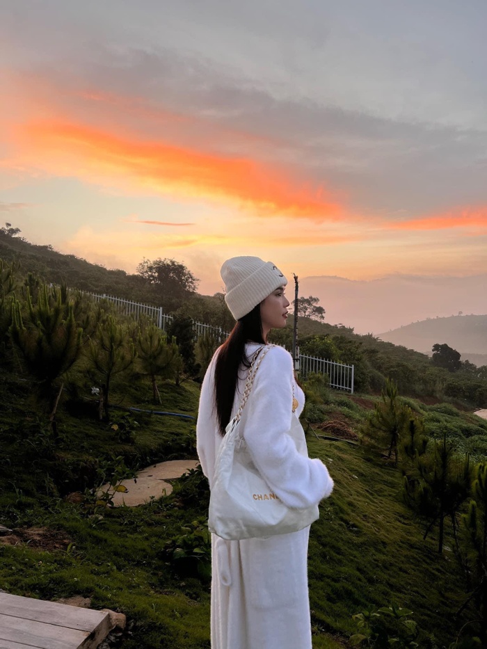 Giữa bão dư luận, Ngọc Trinh gửi lời cảm ơn tới người hâm mộ: Cố gắng không để mọi người thất vọng-3