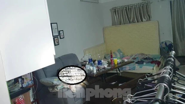 Thi thể nữ giới không mặc áo trong căn hộ chung cư-1